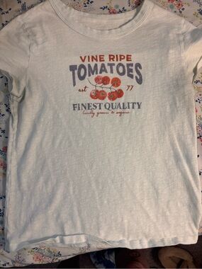 Vine Ripe Tomatoes Graphic Tee - American Eagle